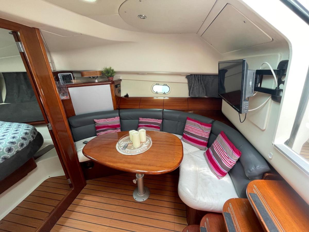 Une Nuit Sur Un Bateau Linge & Menage Inclus La Rochelle  Exterior foto