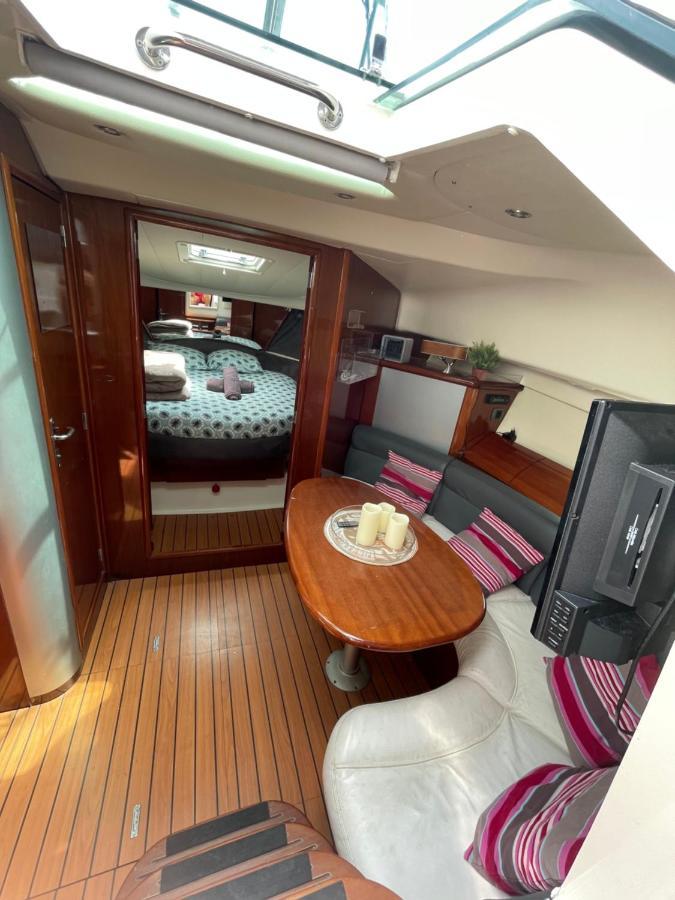 Une Nuit Sur Un Bateau Linge & Menage Inclus La Rochelle  Exterior foto
